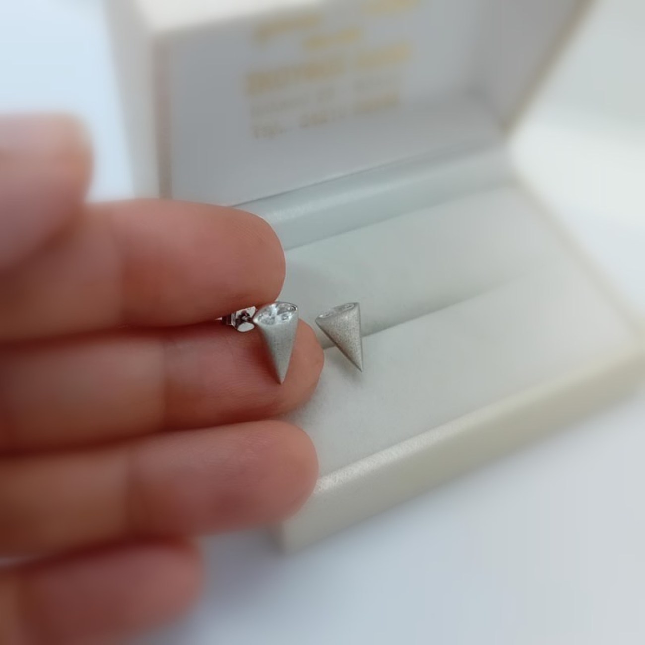 0472f6a9-cb40-412e-a74c-f4e61647a702