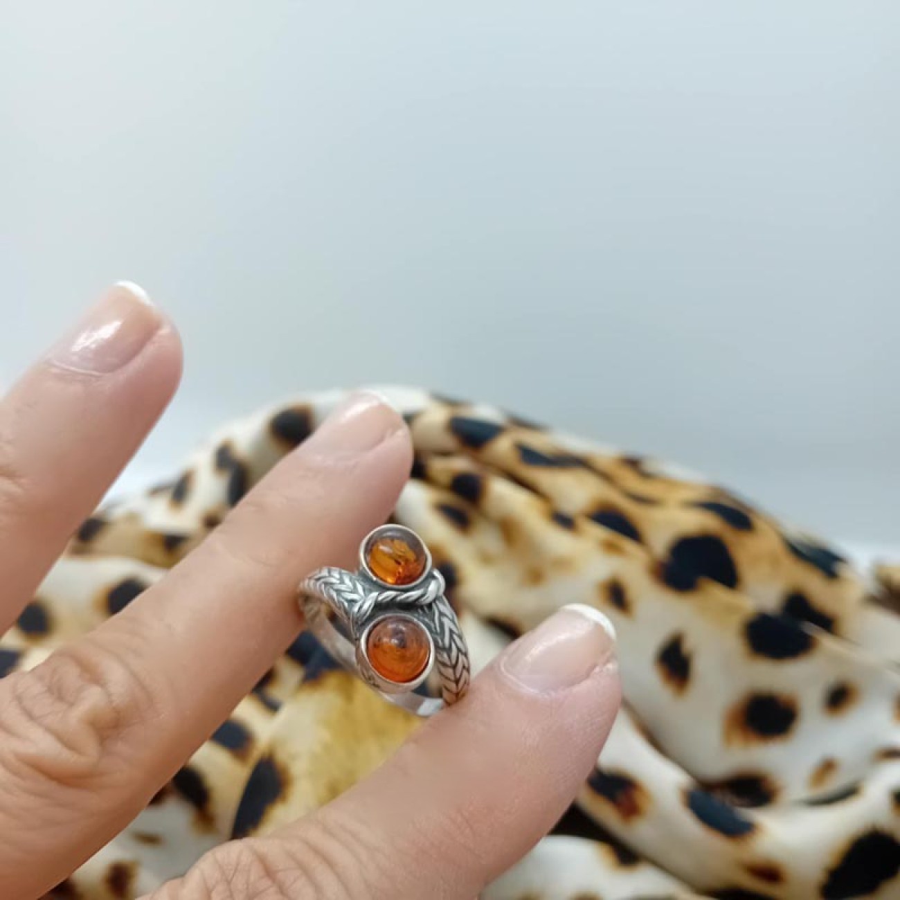 ΔΑΧΤΥΛΙΔΙ ασήμι με πορτοκαλί ημιπολύτιμο λίθο "μάτι της γάτας"