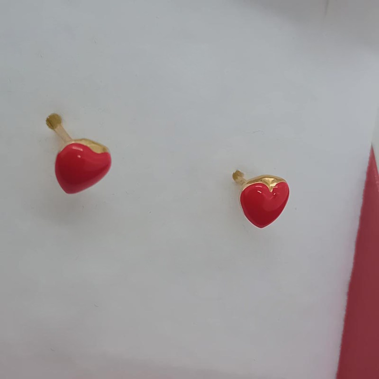 Χρυσά Κ14 καρφωτά σκουλαρίκια κόκκινη καρδιά
