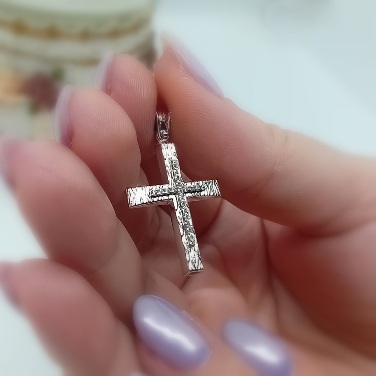 Λευκόχρυσος σταυρός Κ9 με ζιργκόν και χάραξη