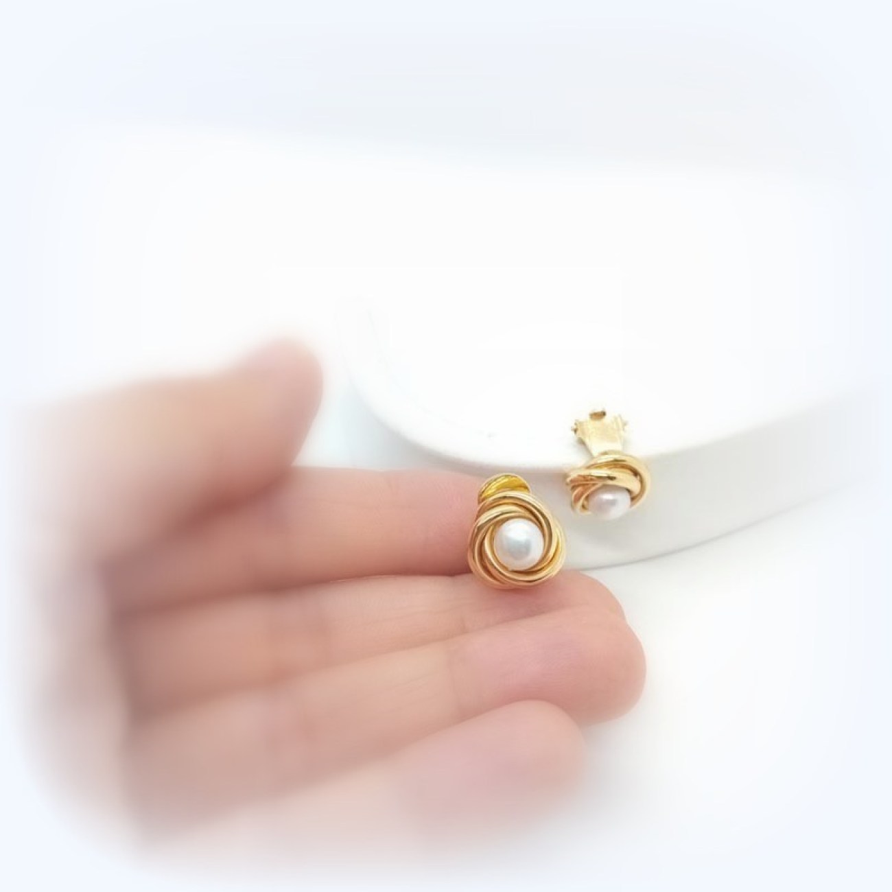 Σκουλαρίκια φωλιά με μαργαριτάρι ΧΡΥΣΑ Κ14 με κλιπ