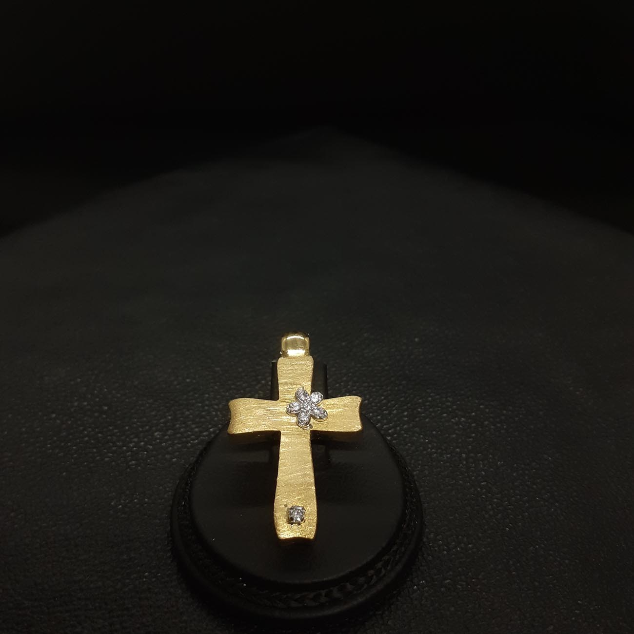 Σταυρός ντουμπλ-φας χρυσός ζαγρέ με ζιργκόν άνθος K14 