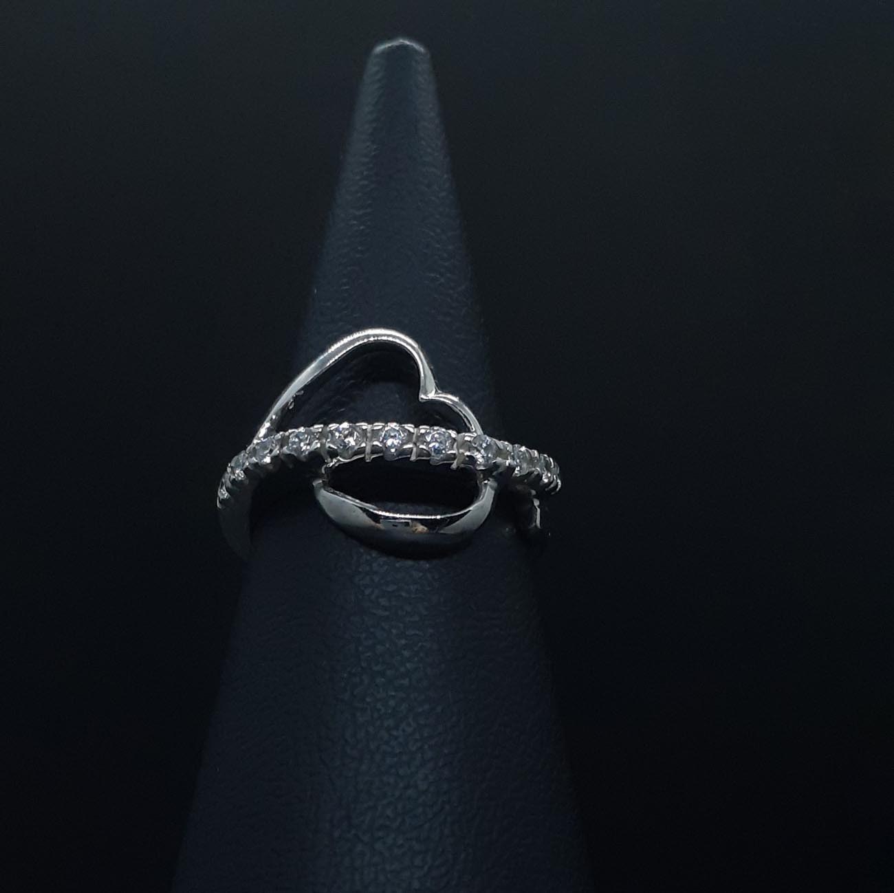 Λευκόχρυσο δαχτυλίδι Κ14 καρδιά με βέλος 