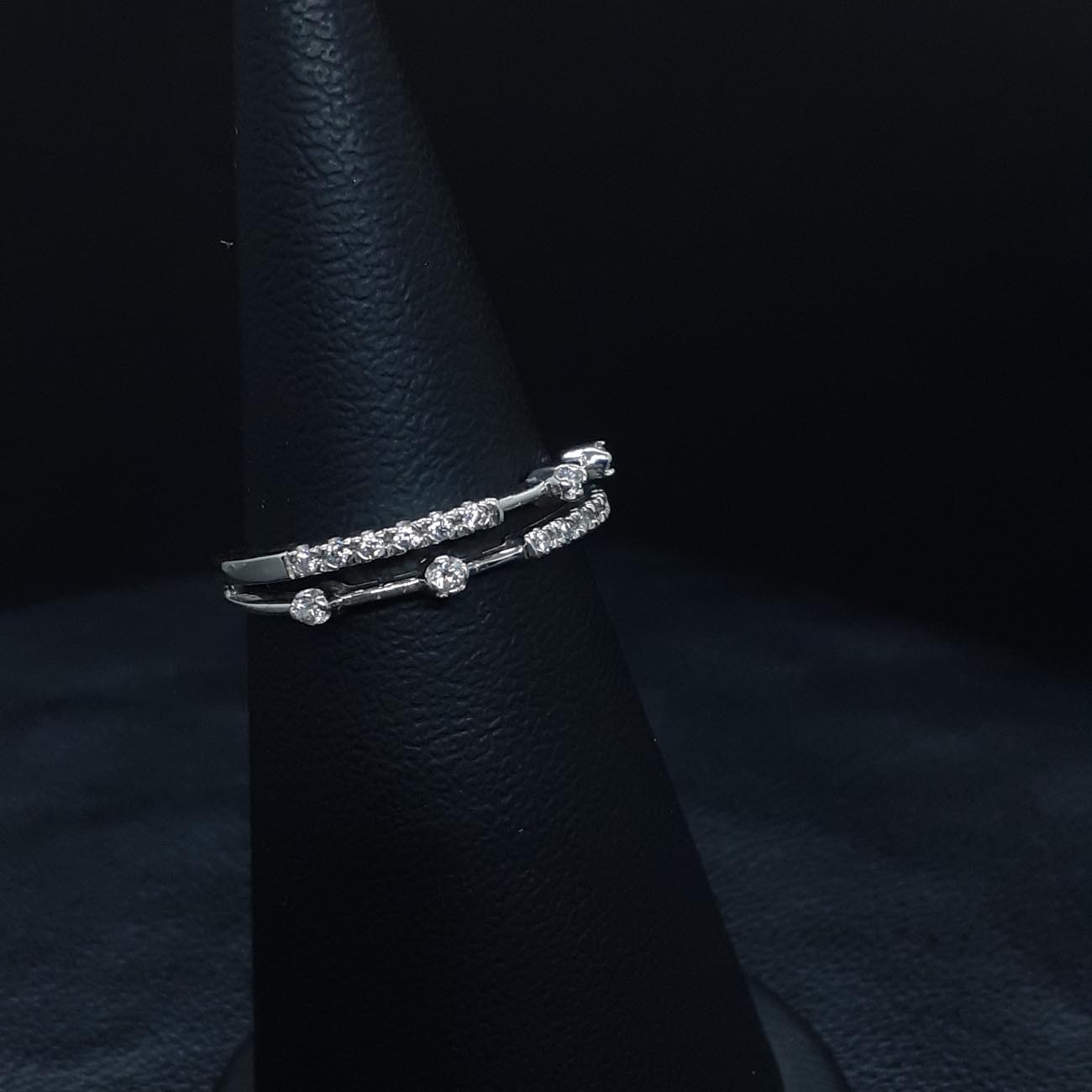 Λευκόχρυσο δαχτυλίδι "σειρέ" Κ14 λευκά ζιργκόν