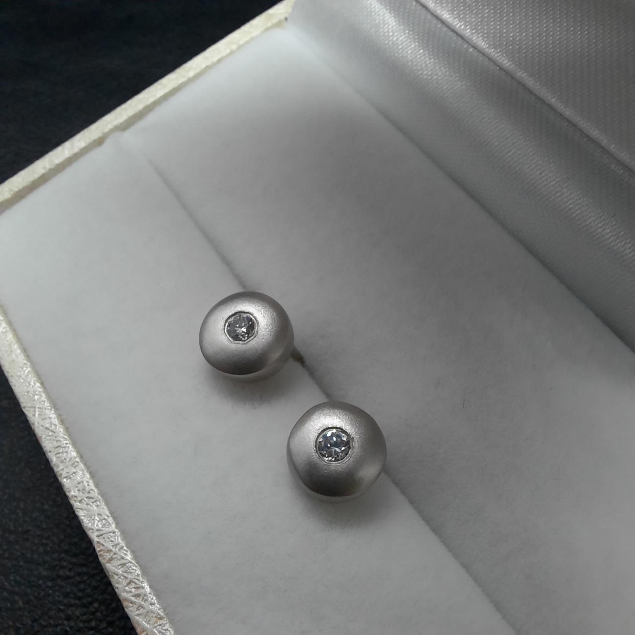 Σκουλαρίκια λευκόχρυσα Κ14 ζιργκόν