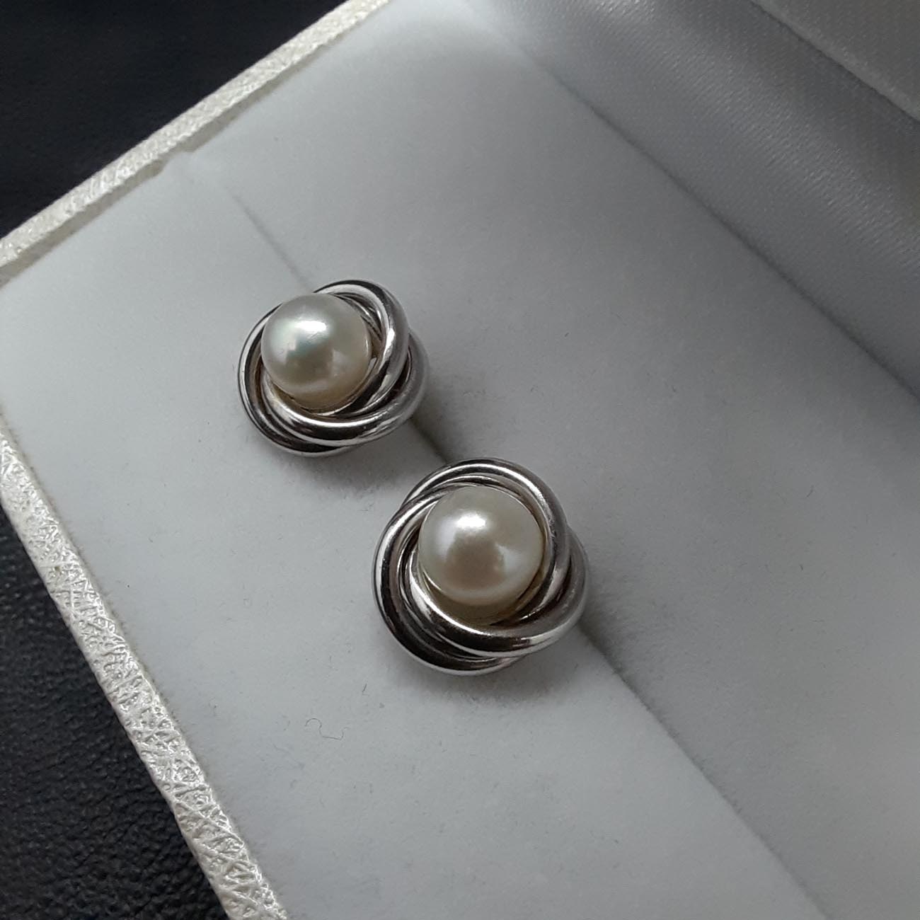 Σκουλαρίκια λευκόχρυσα Κ14 μαργαριτάρια