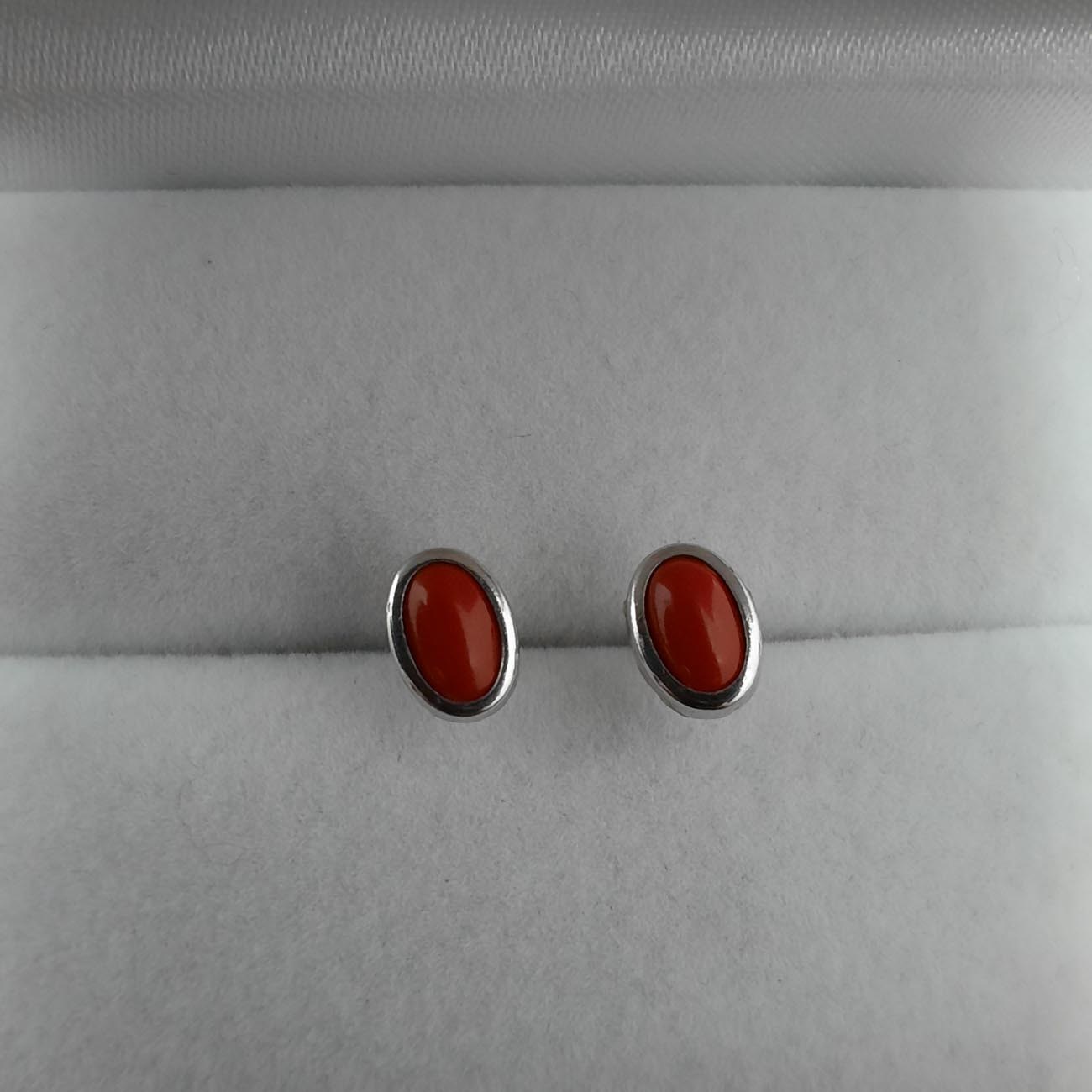 Λευκόχρυσα καρφωτά σκουλαρίκια Κ14 οβάλ κοράλλι 