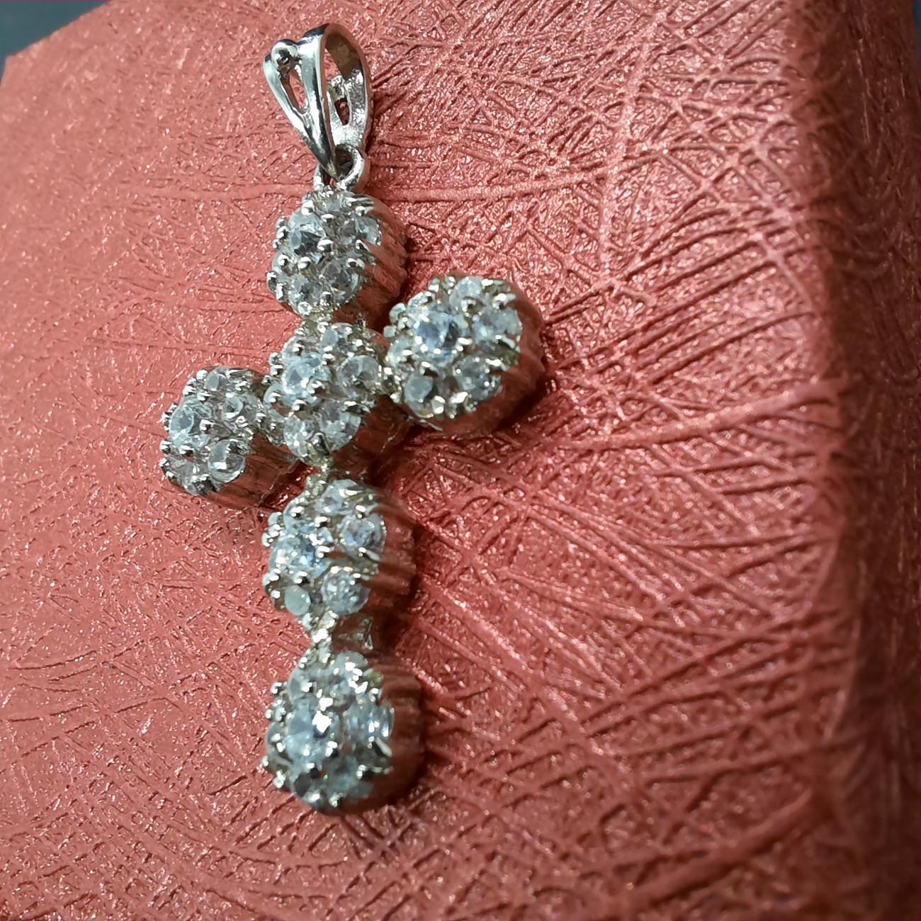 Ασημένιος σταυρός με ζιργκόν