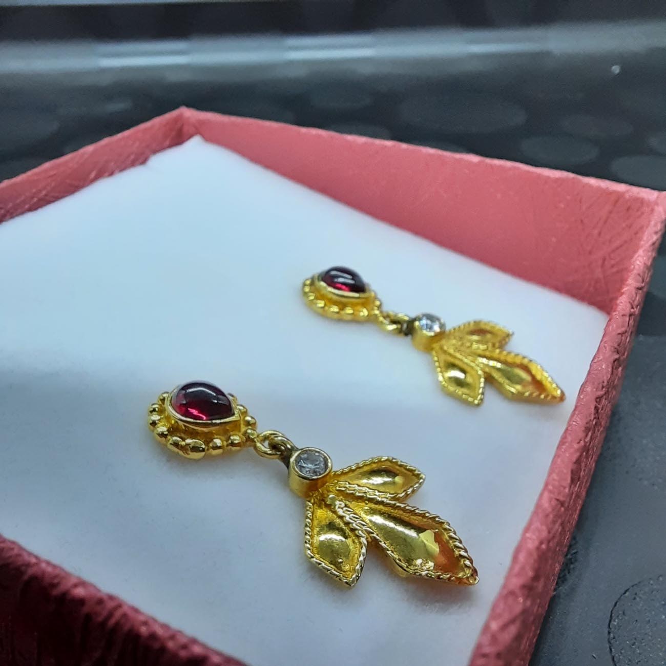 Χρυσά σκουλαρίκια ρουμπίνι