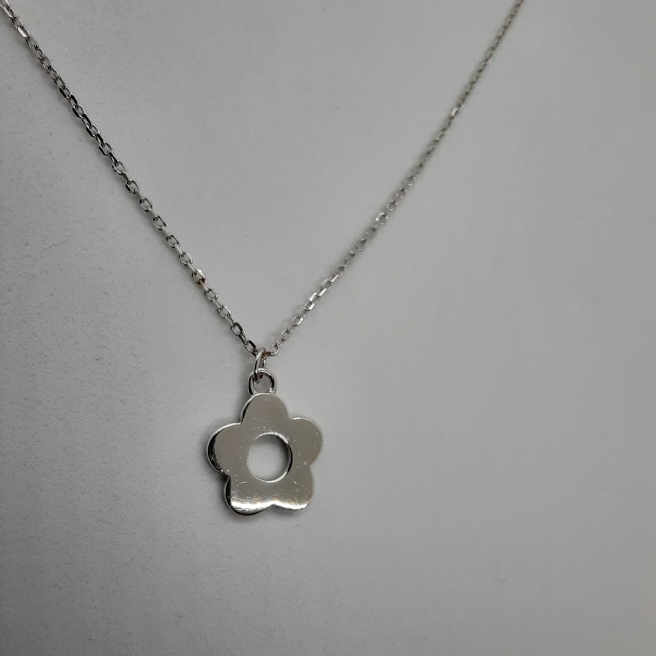 Ασημένιο κολιέ άνθος