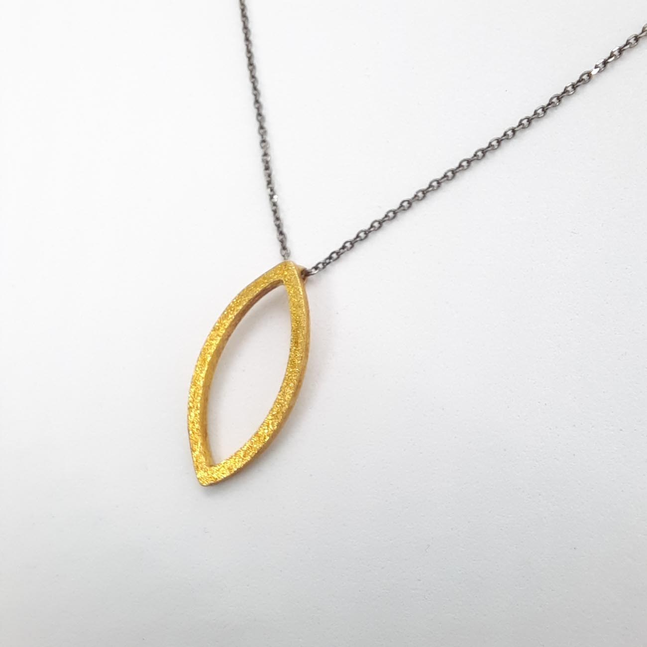 Κολιέ από καπνισμένο ασήμι 