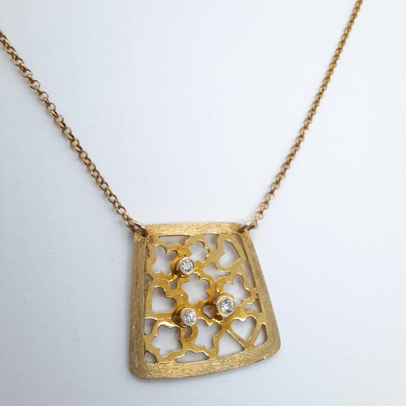 Επιχρυσωμένο ασήμι κολιέ καλλιτεχνικού ύφους