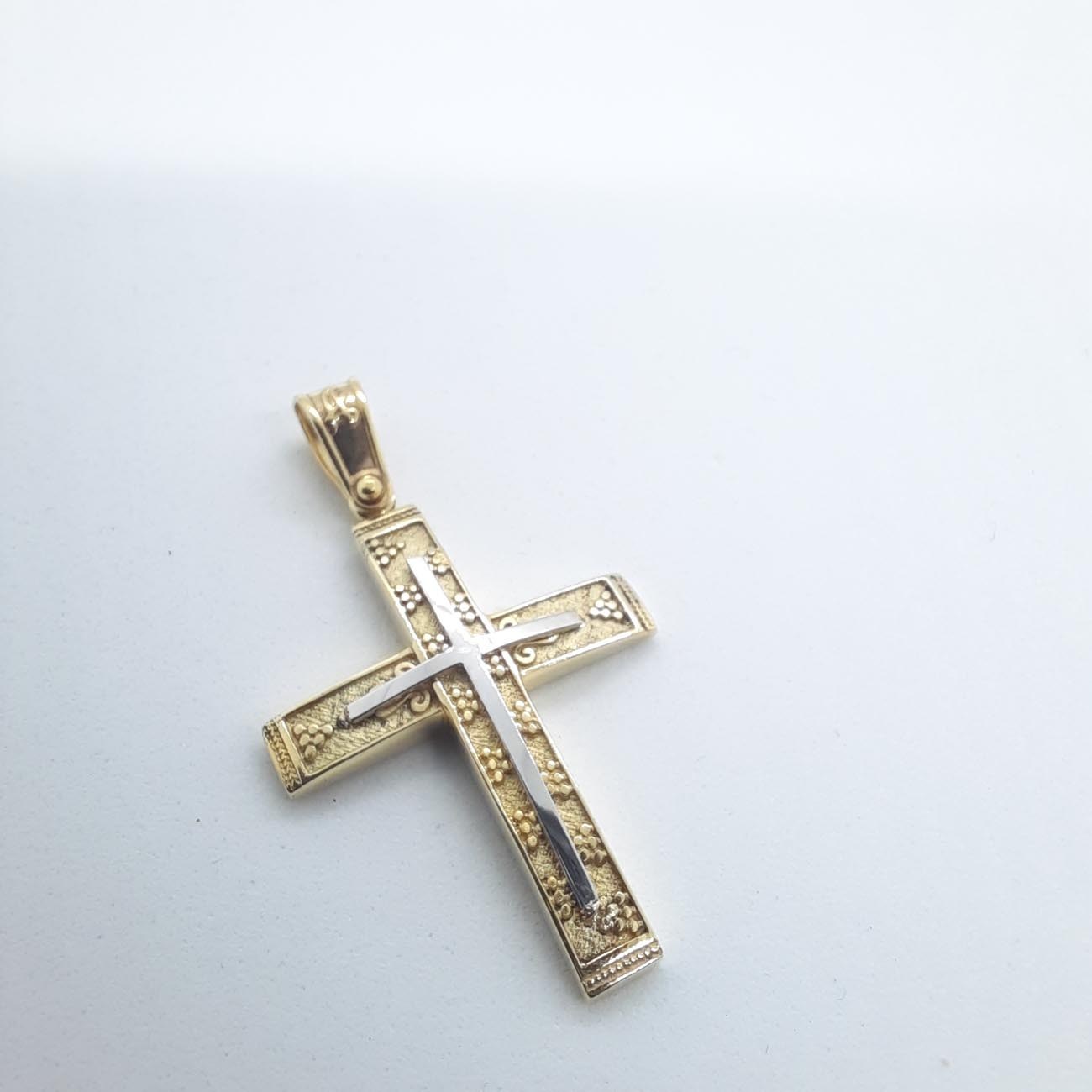 Σταυρός χρυσός K9 με σκάλισμα
