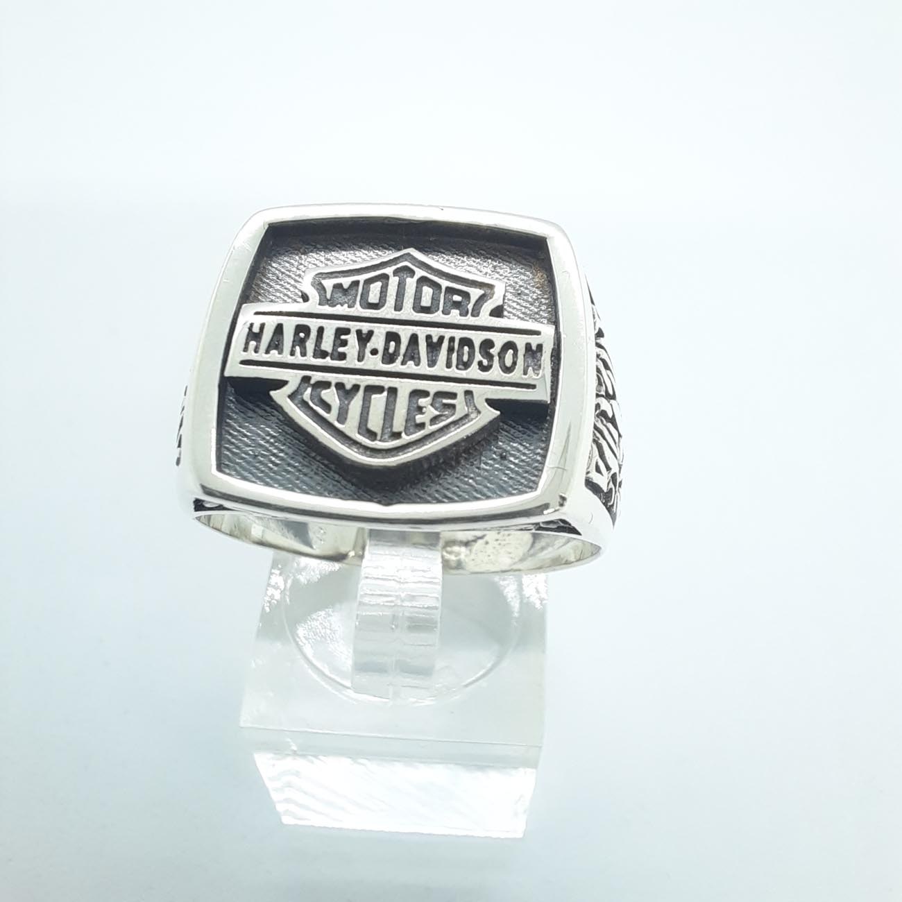 Ασημένιο δαχτυλίδι