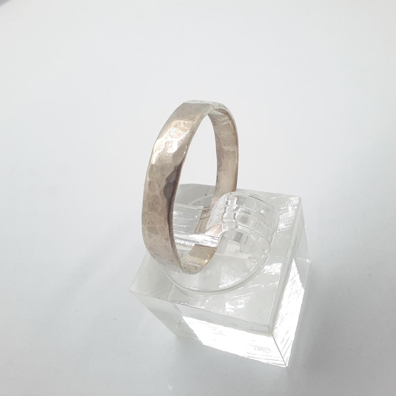 Ασημένιο δαχτυλίδι