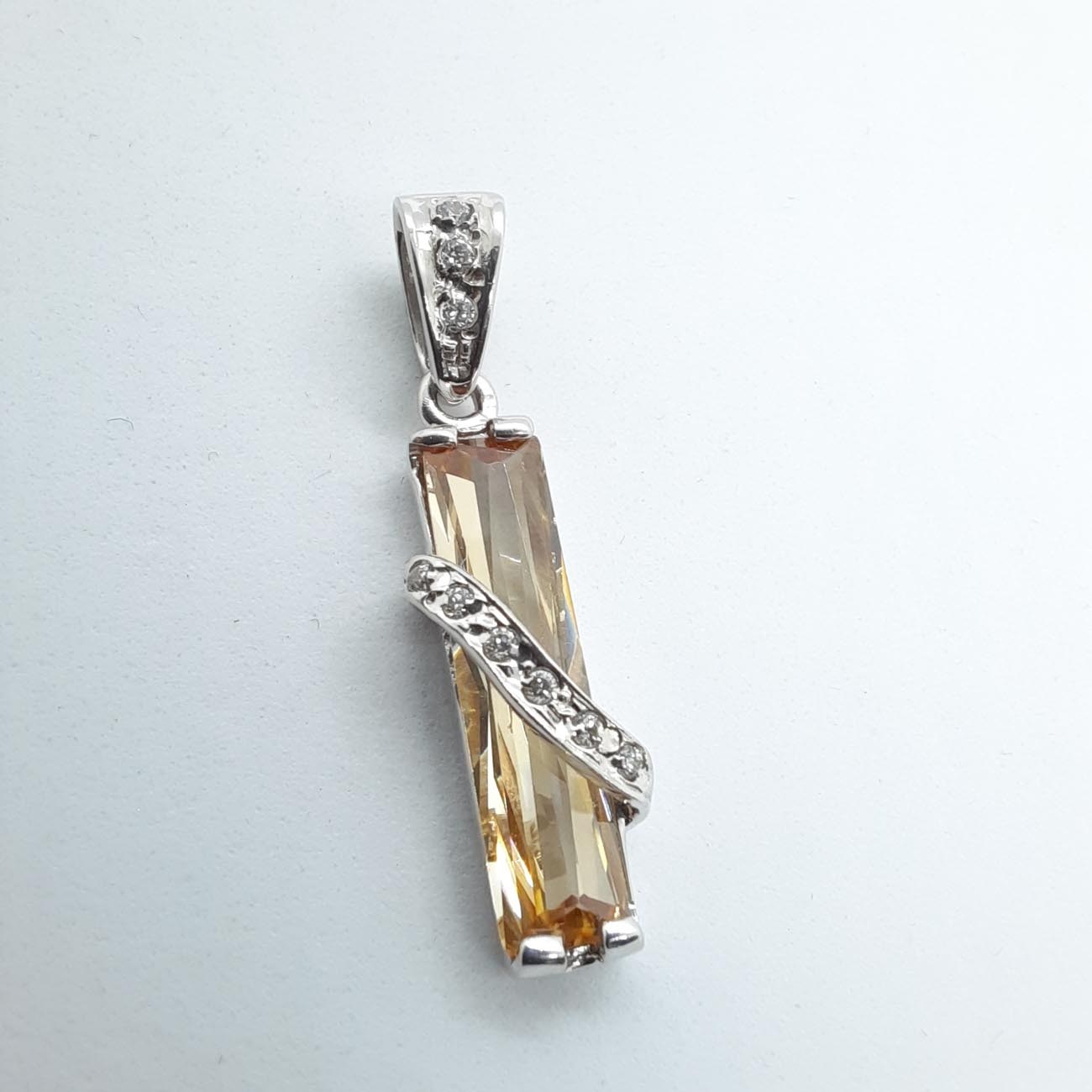 Λευκόχρυσο μενταγιόν Κ14