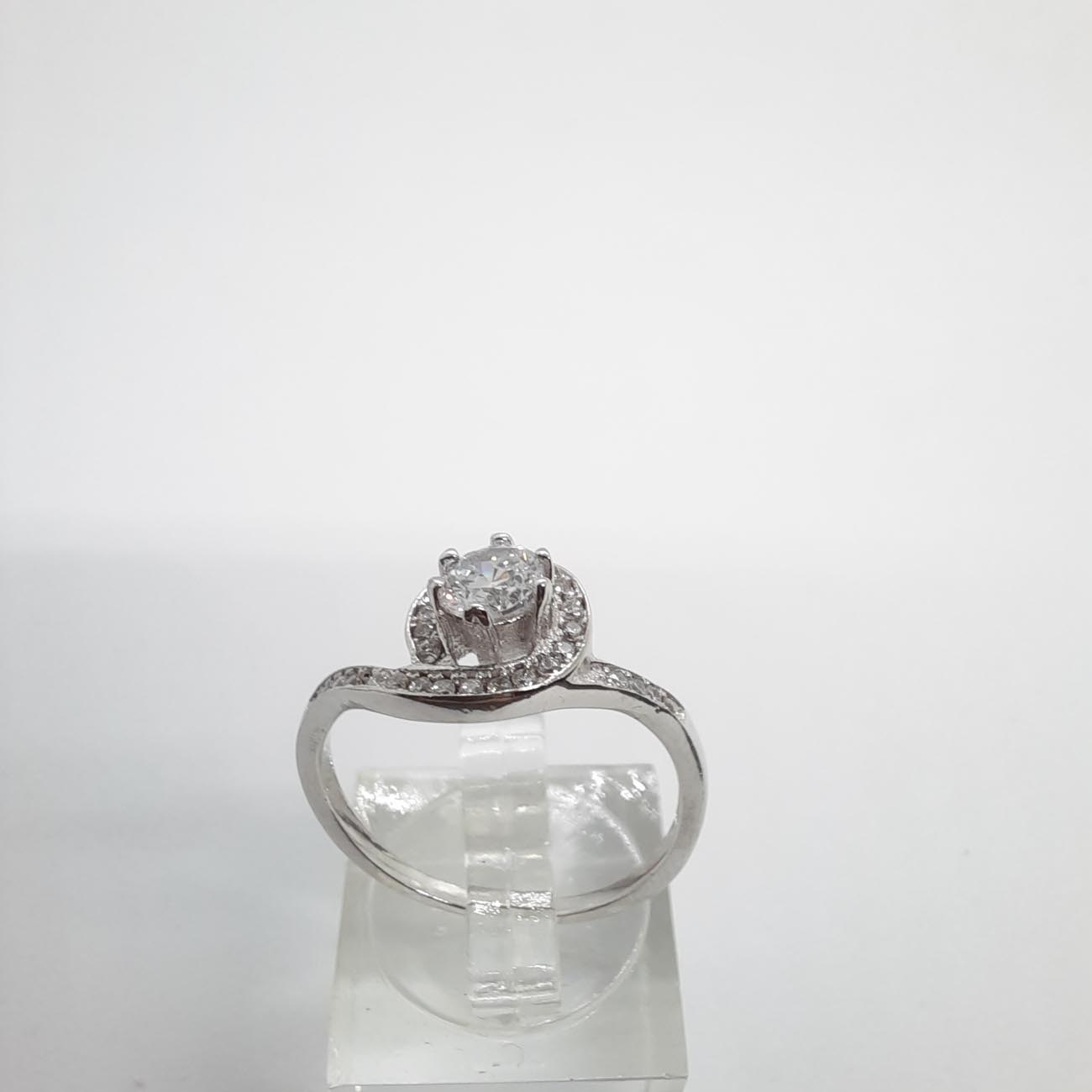 Ασημένιο μονόπετρο ζιργκόν