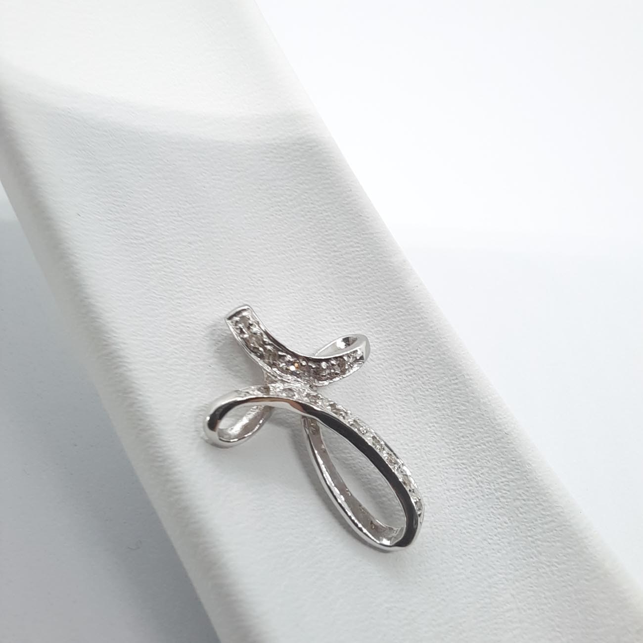 Λευκόχρυσος σταυρός Κ14 ζιργκόν