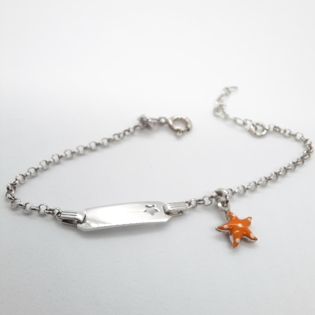 Ασημένια κοριτσίστικη ταυτότητα 