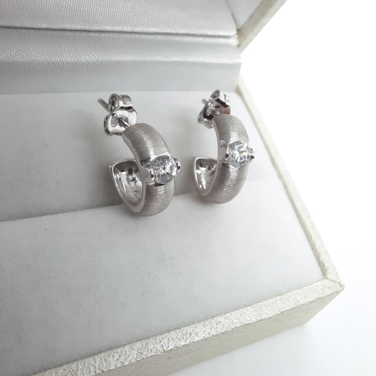 Ασημένια σκουλαρίκια 9.25 ζιργκόν