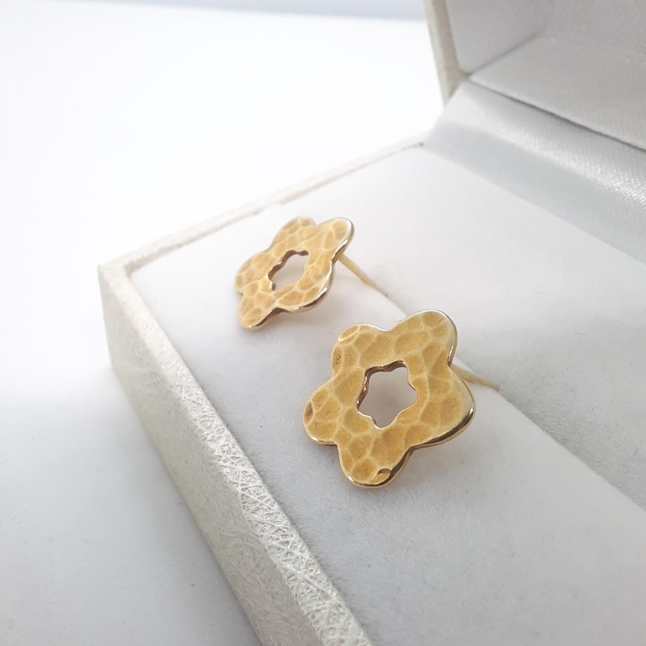 Ασημένια επιχρυσωμένα σκουλαρίκια άνθη