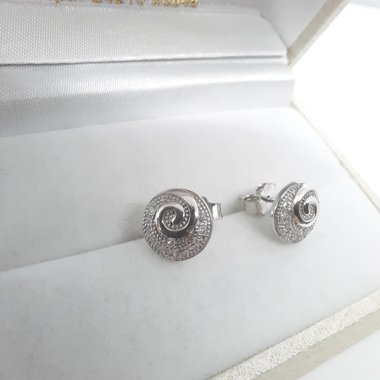 Ασημένια σκουλαρίκια 9.25 ζιργκόν