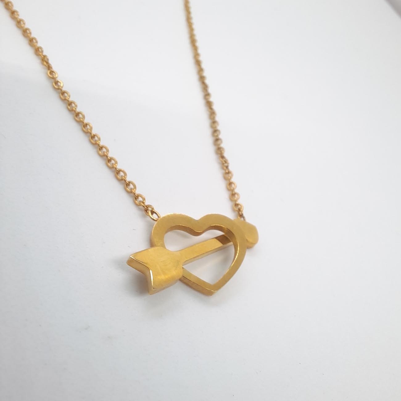 Κολιέ ατσάλι καρδιά με βέλος