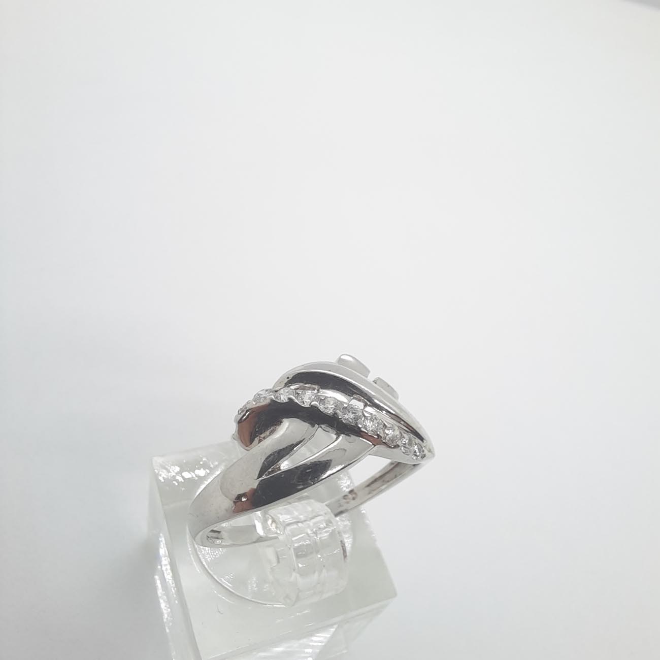 Λευκόχρυσο δαχτυλίδι Κ14