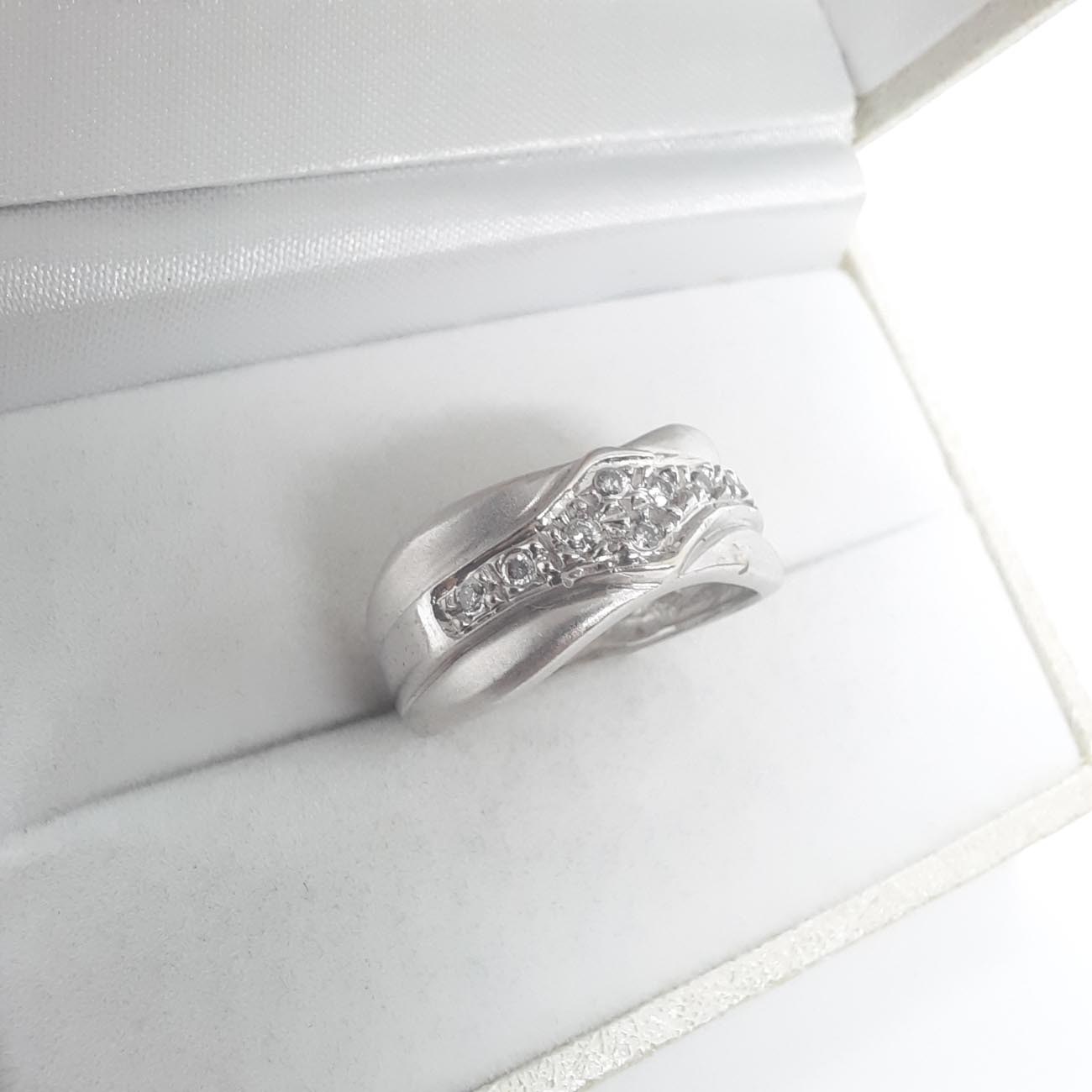 Λευκόχρυσο δαχτυλίδι Κ14