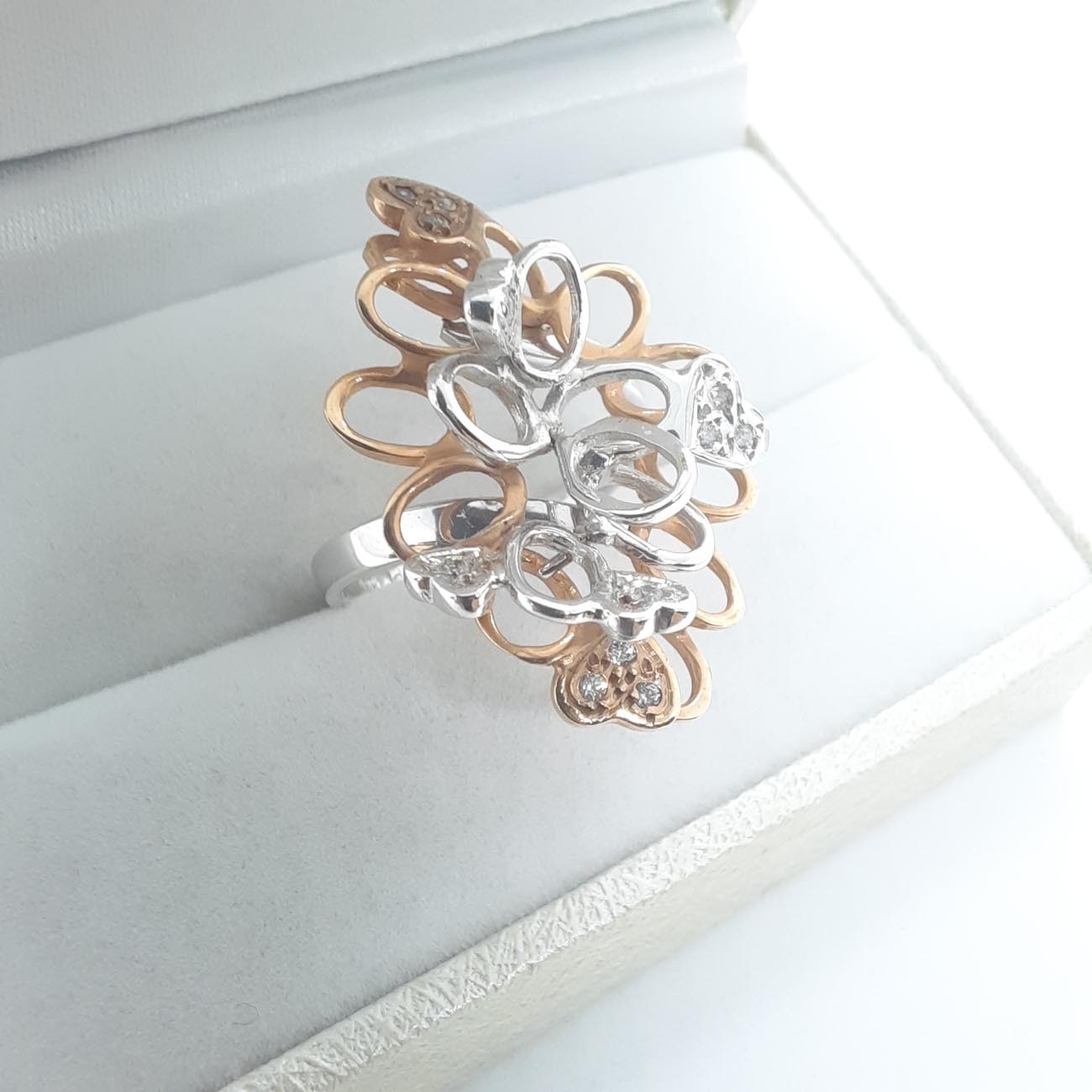 Χρυσό και λευκόχρυσο δαχτυλίδι Κ14 με καρδιές