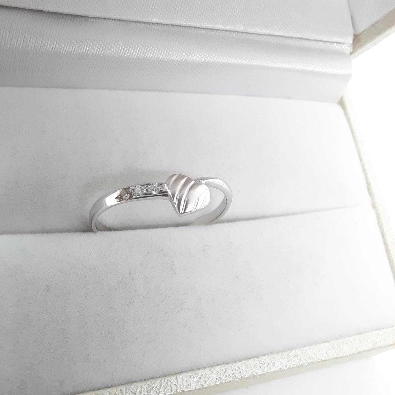 Λευκόχρυσο δαχτυλίδι καρδιά Κ14