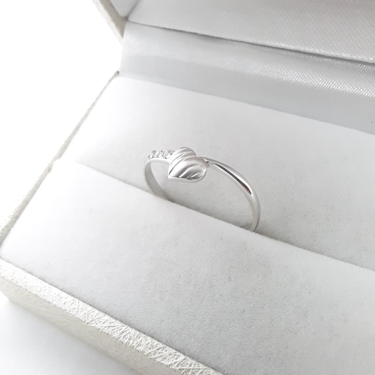 Λευκόχρυσο δαχτυλίδι καρδιά Κ14