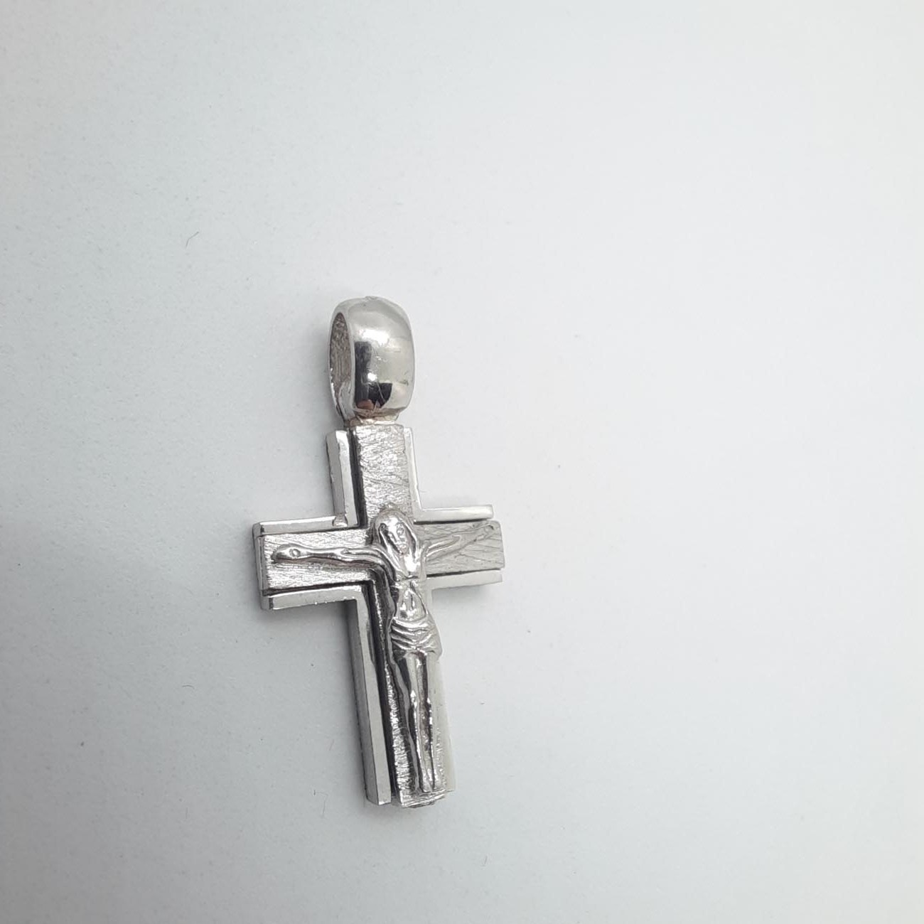 Ασημένιος σταυρός Εσταυρωμένος