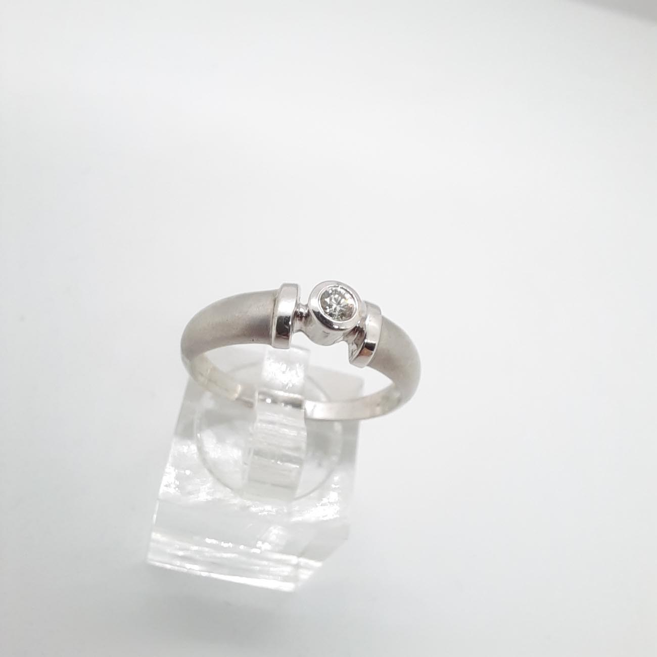 Δαχτυλίδι διαμάντι Κ18 finesse mat