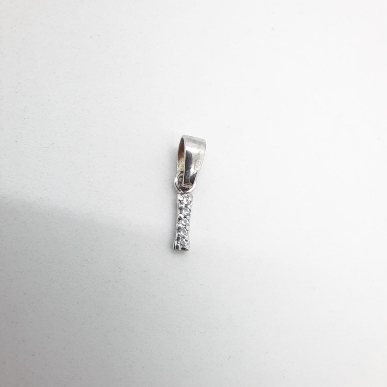 Ασημένιο μονόγραμμα γιώτα