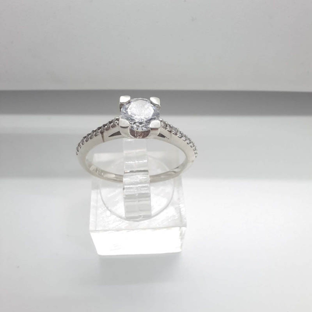 Παραμυθένιο μονόπετρο λευκόχρυσο ζιργκόν κ14 