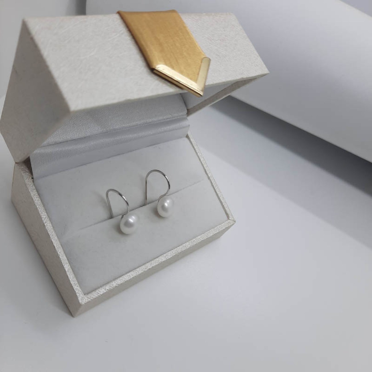 Πέρλα και ασήμι σκουλαρίκια