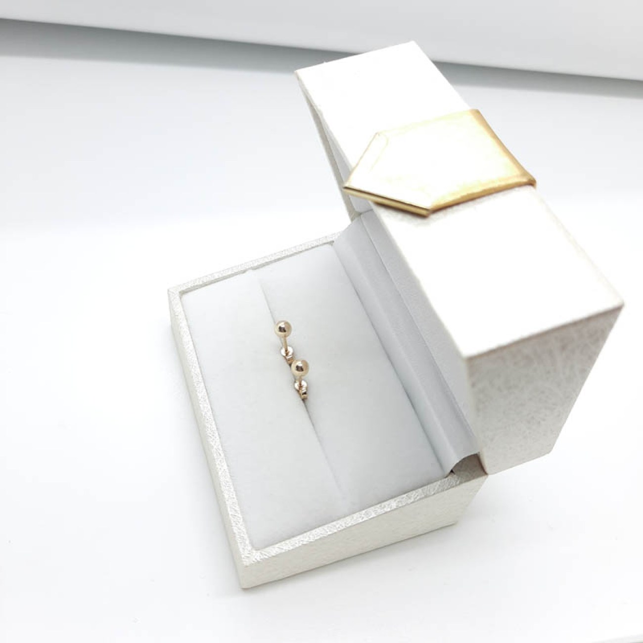 Σκουλαρίκια μικρές χρυσές μπίλιες