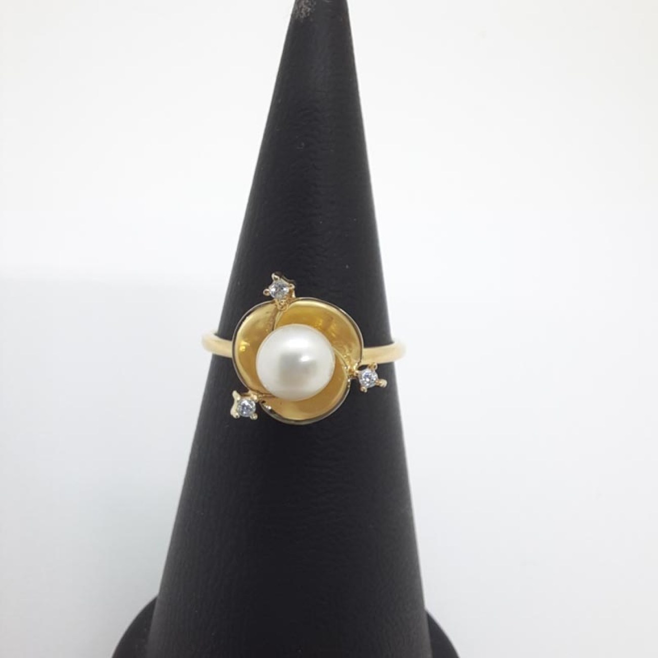 Δαχτυλίδι χρυσό modern pearl