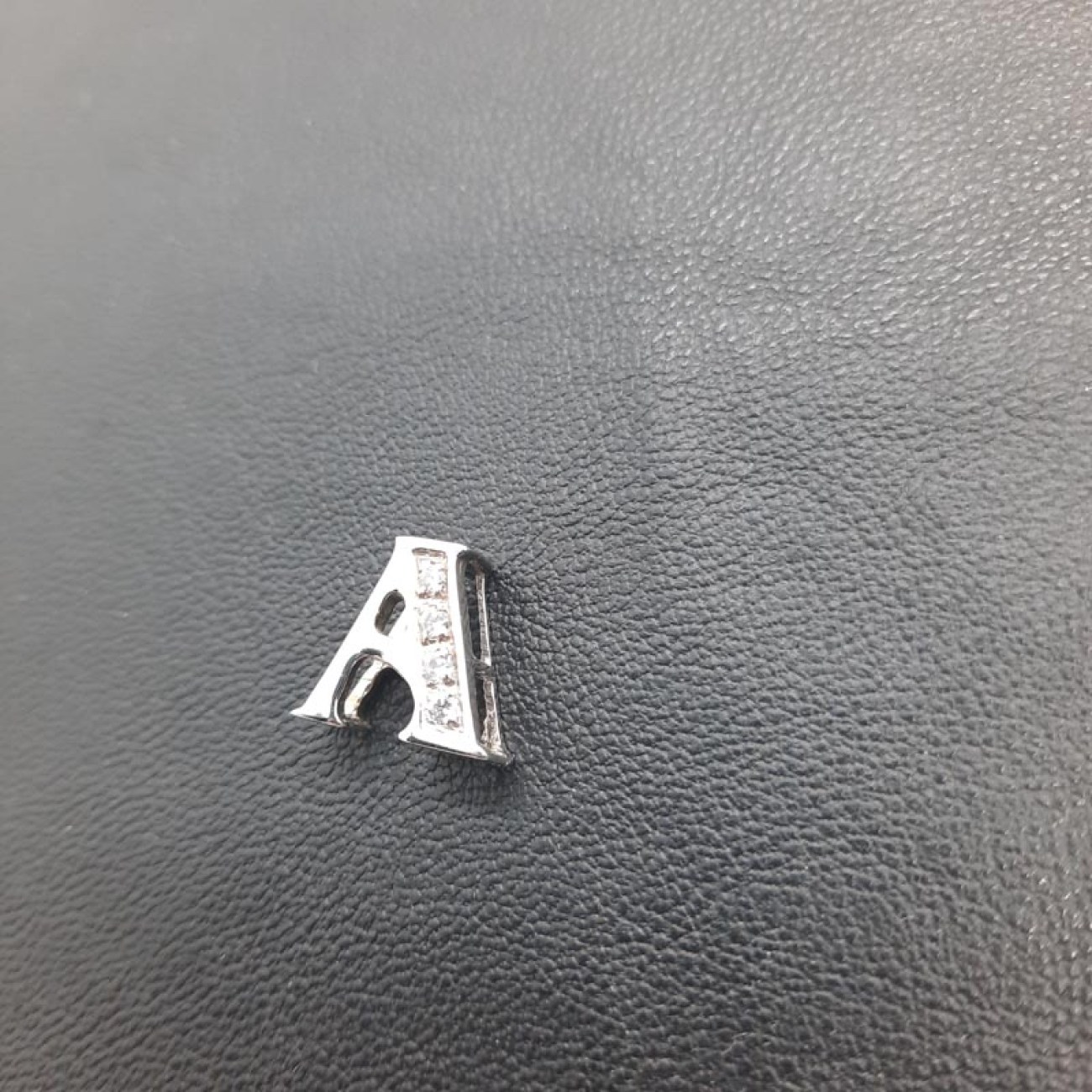 Μονόγραμμα λευκόχρυσο Α