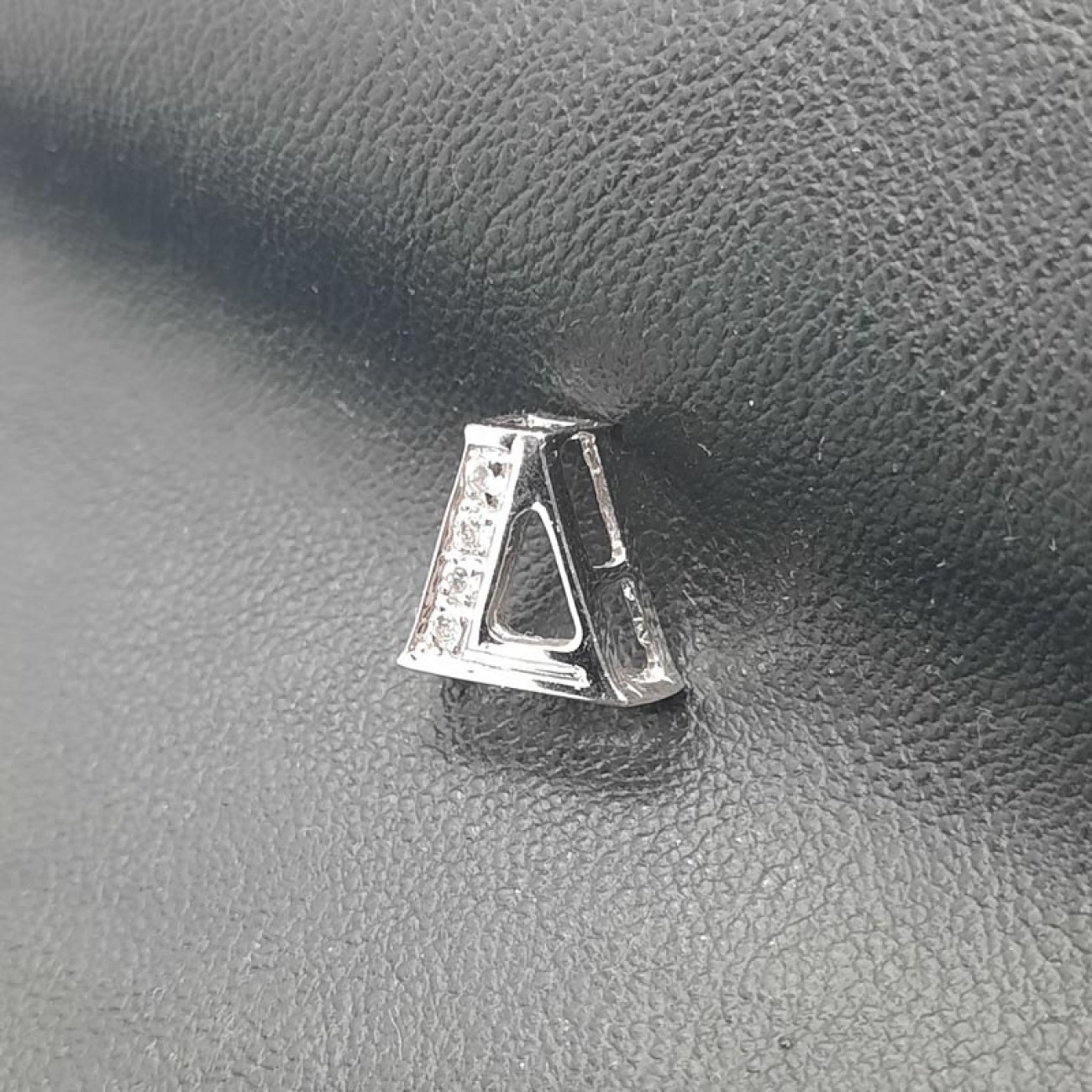 Μονόγραμμα λευκόχρυσο ΔΕΛΤΑ