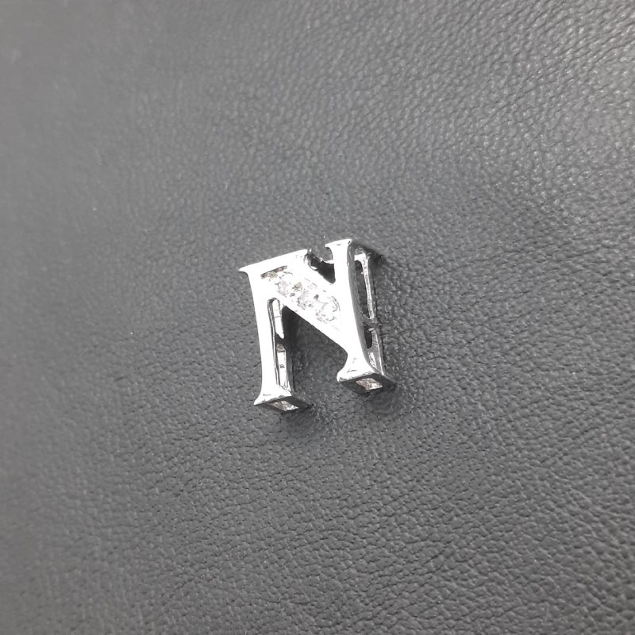 Μονόγραμμα λευκόχρυσο Ν