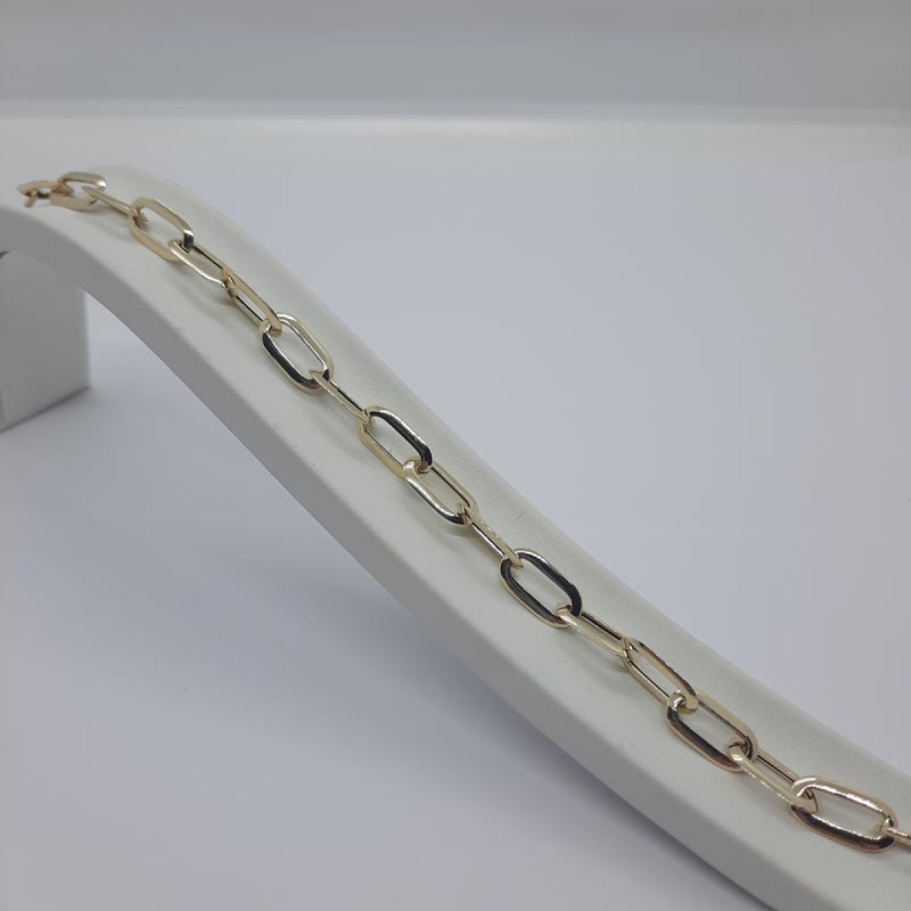 Χρυσή αλυσίδα για το χέρι