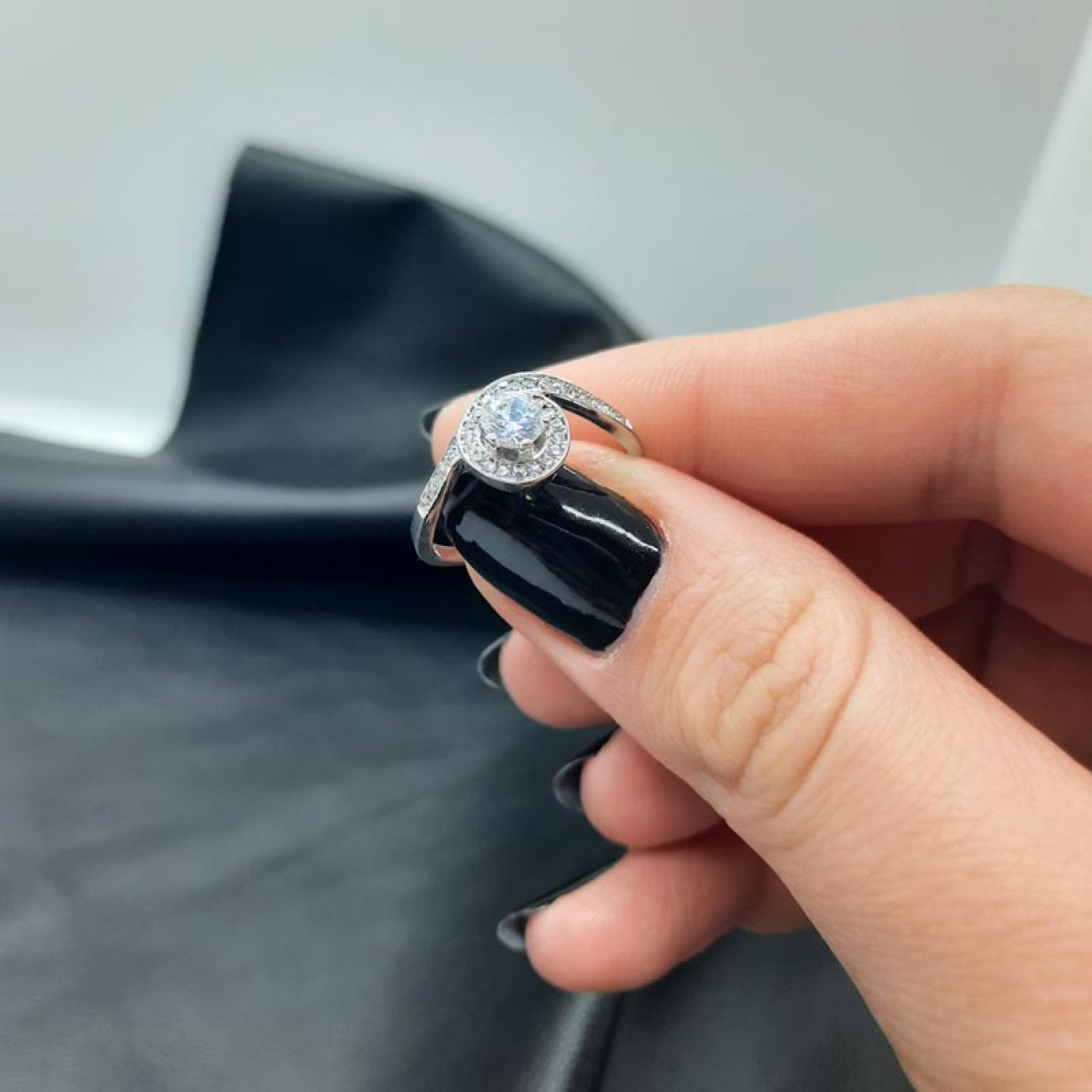 Ασημένιο μονόπετρο ζιργκόν