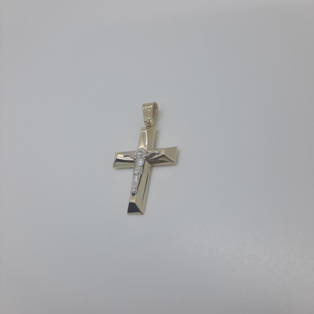 Εσταυρωμένος Σταυρός χρυσός Κ9
