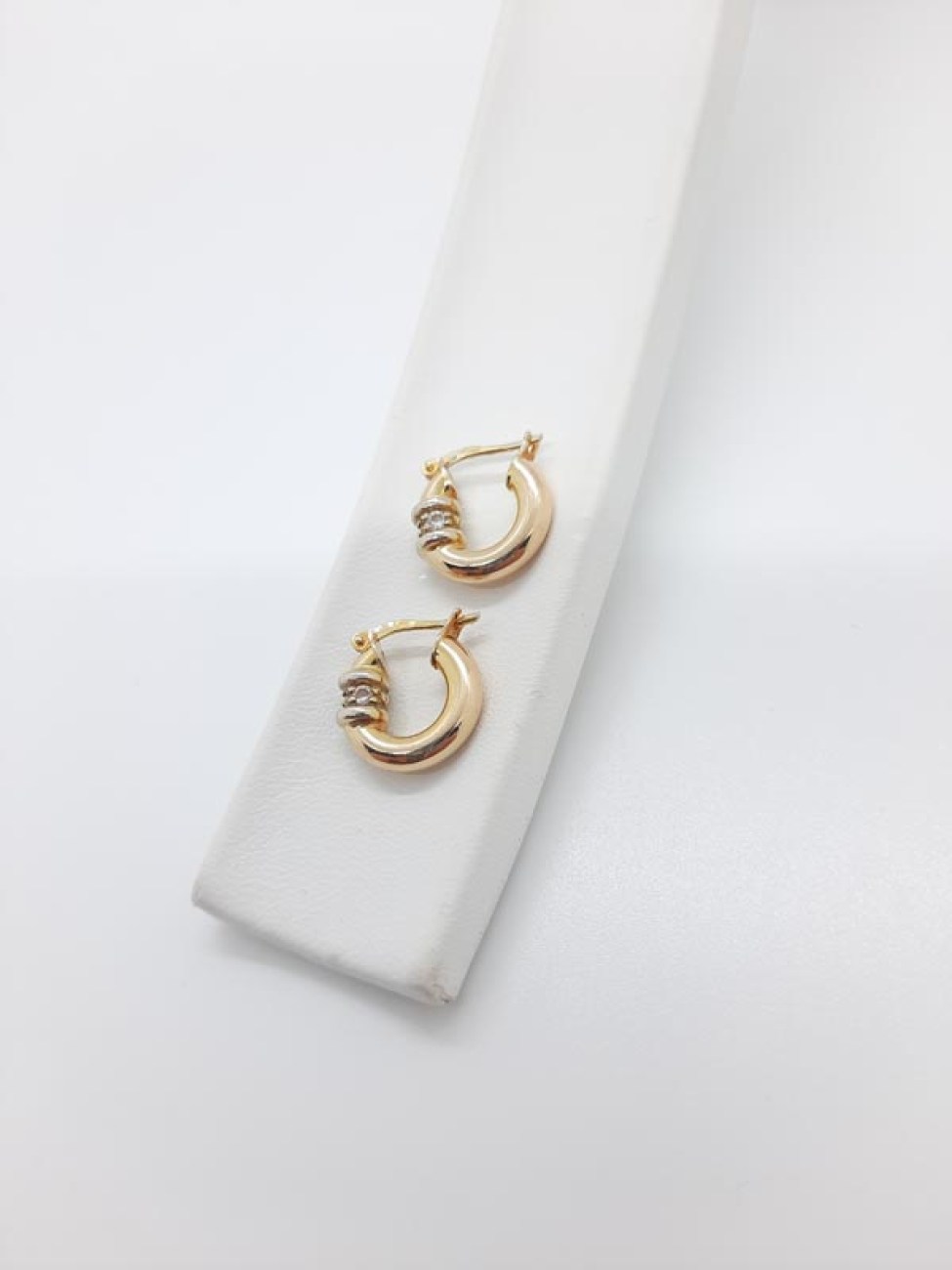 Χρυσά χοντρά κρικάκια - λευκά ζιργκόν