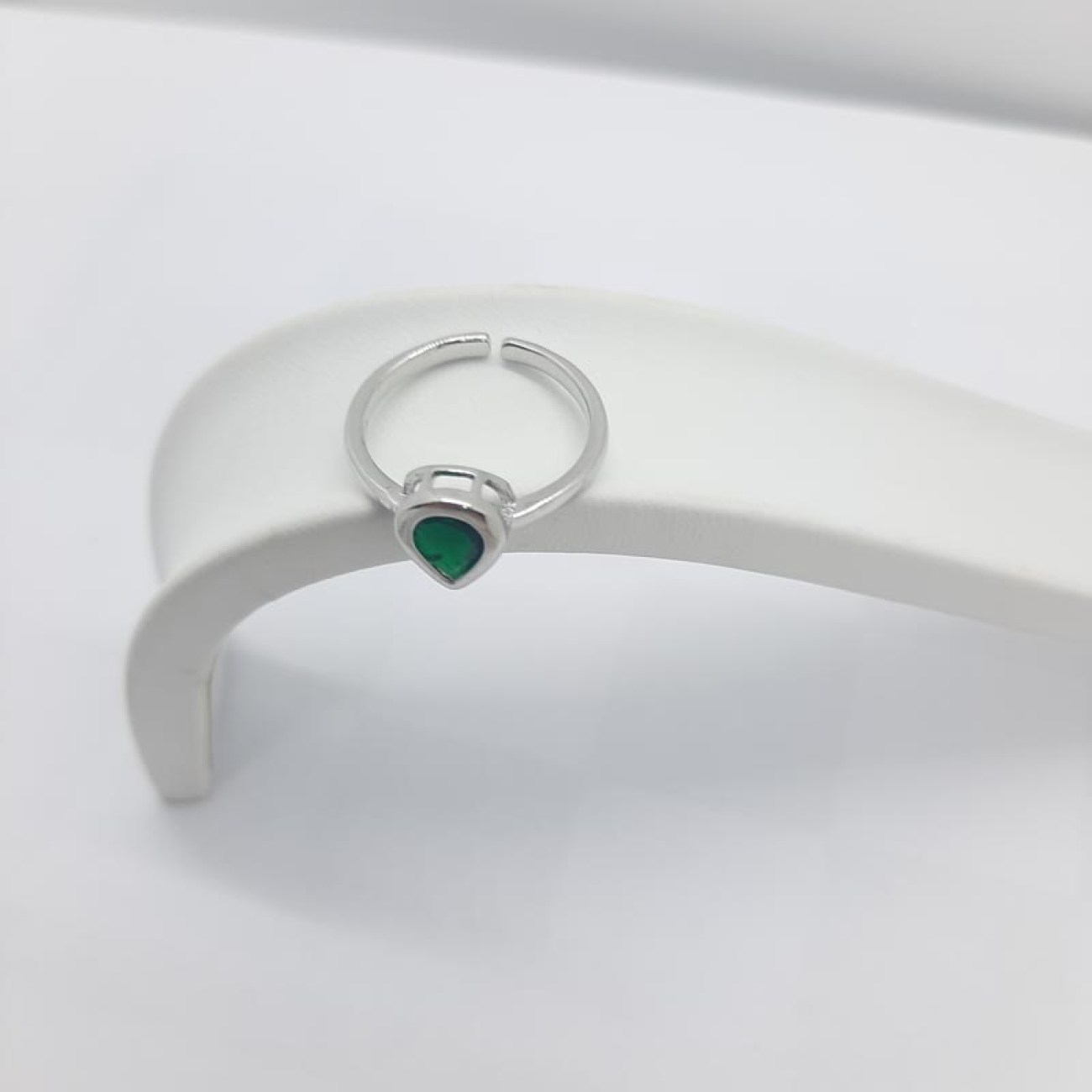 Δαχτυλίδι ασήμι 9.25 πράσινο δάκρυ