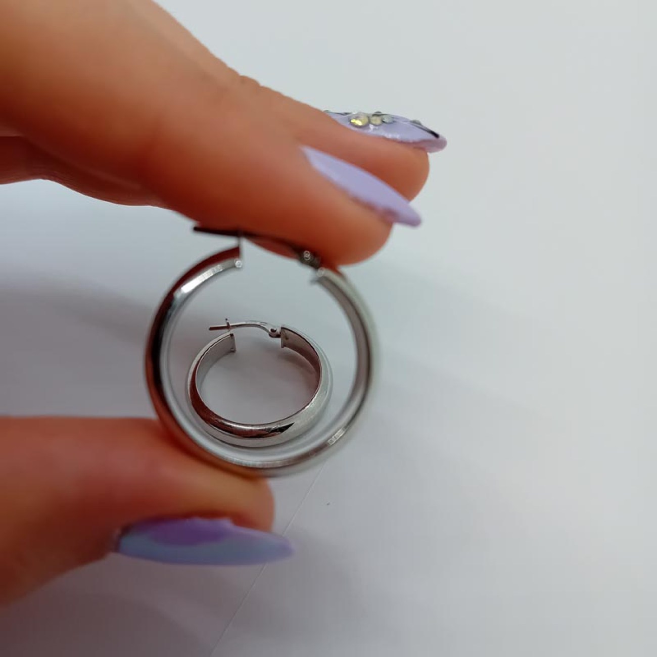 Κρικάκια φαρδιά γραμμή ασήμι 9.25