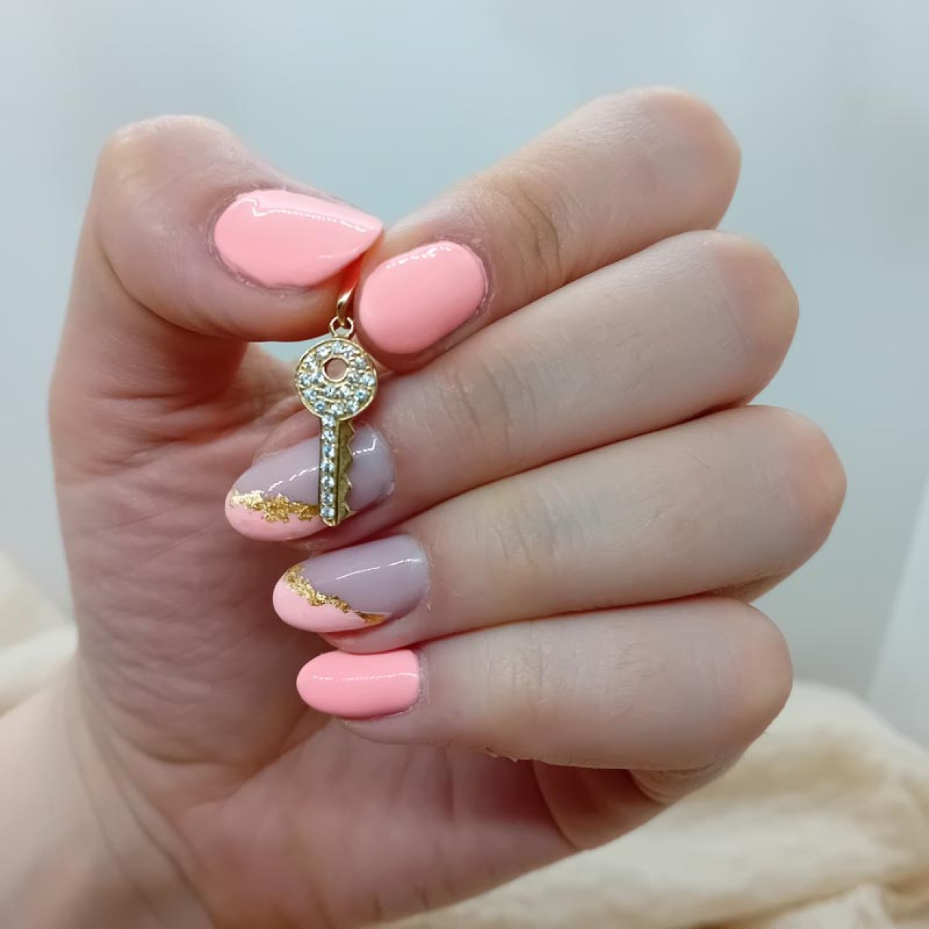 Χρυσό κλειδί μενταγιόν με ζιργκόν Κ14