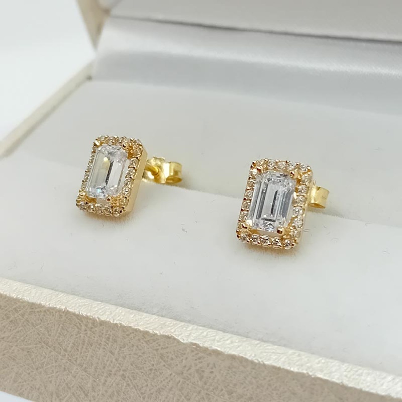 Σκουλαρίκια χρυσά Κ14 λευκά ορθογώνια ζιργκόν